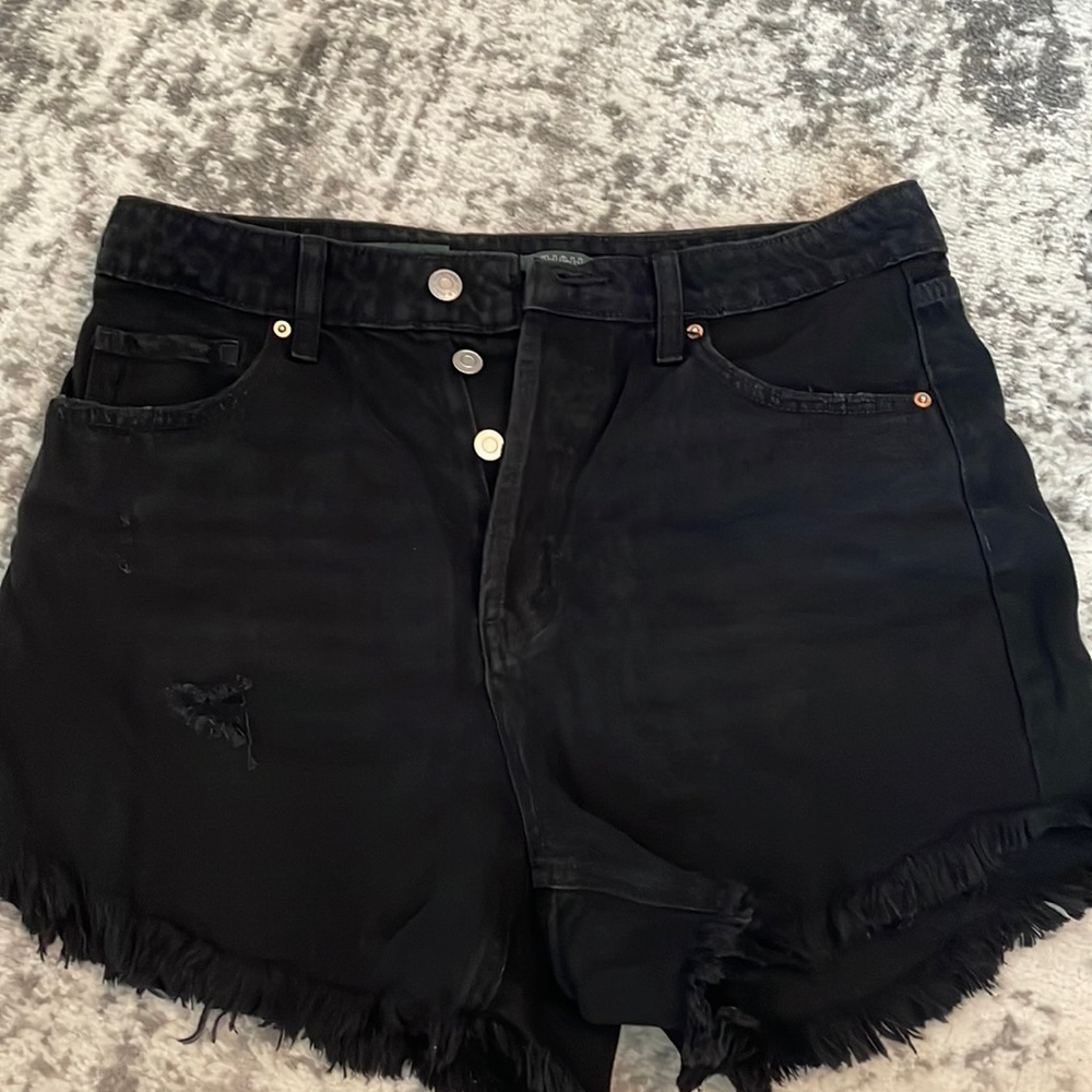 High waisted distressed denim short